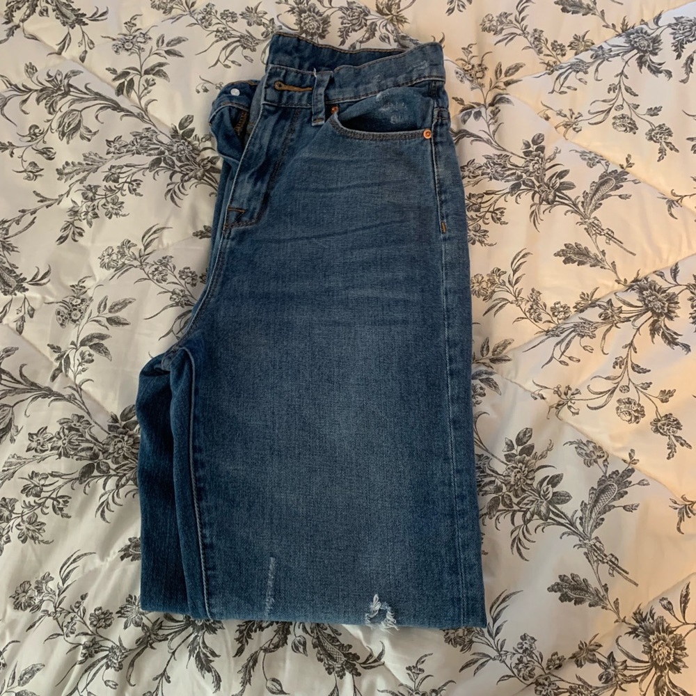 urban outfitters mom jeans size 25